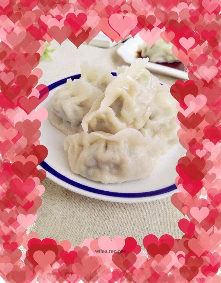 Dumplings stuffed with pork and chives