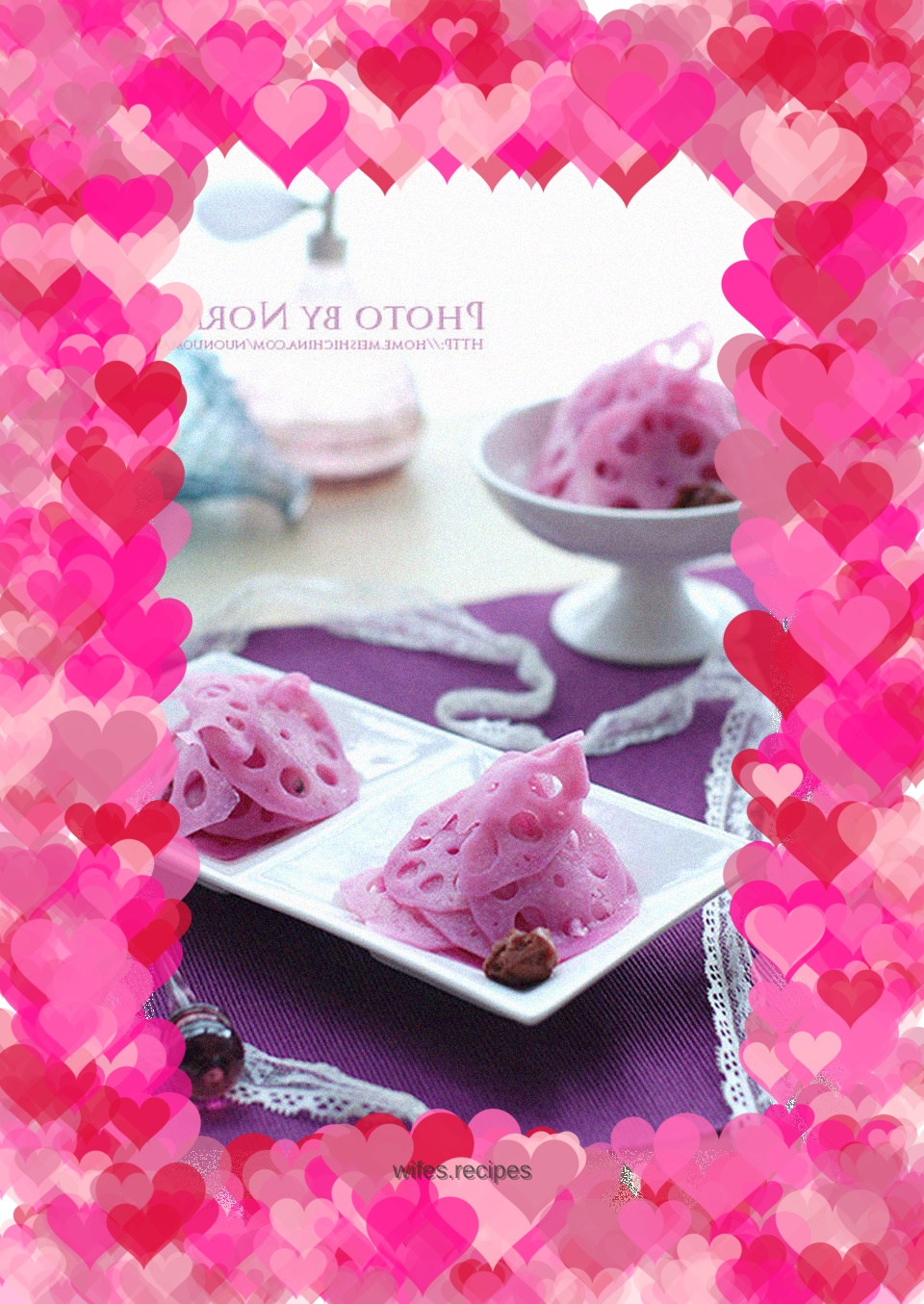 Purple cabbage and lotus root slices