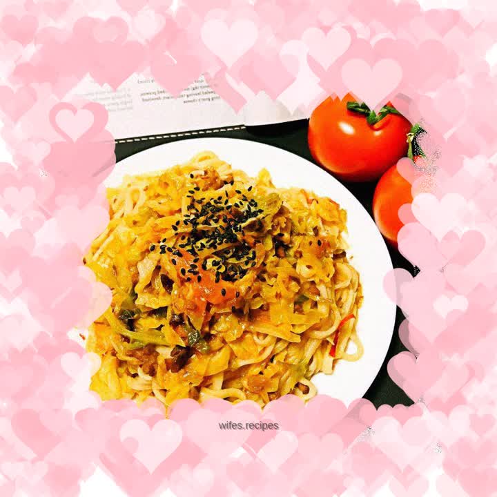 Sautéed Kale Noodles with Mushroom Sauce