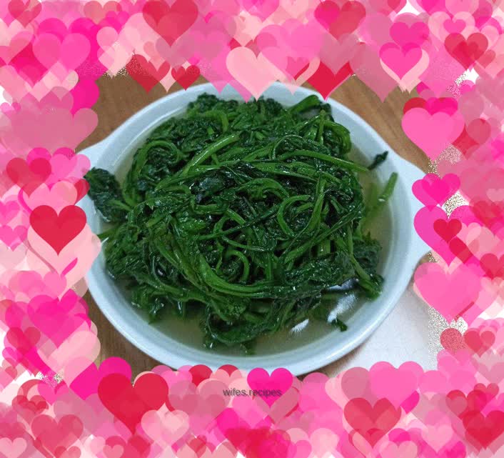 Stir-fried chrysanthemum leaves