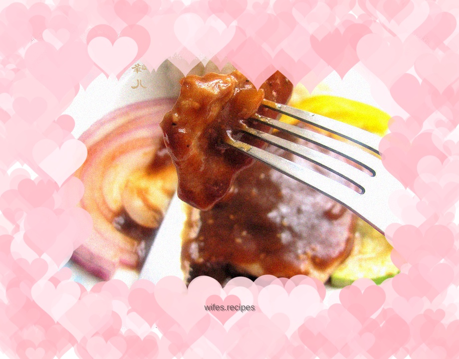 Steak with black pepper salad