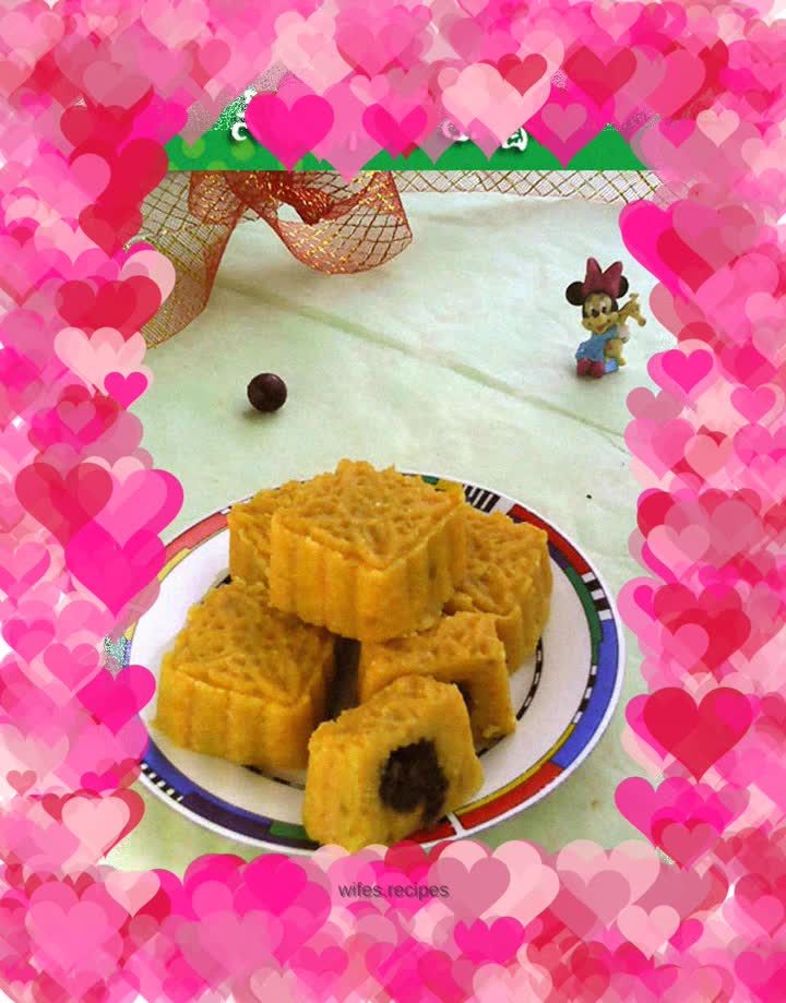 Cornmeal, sweet potato and date paste mooncakes