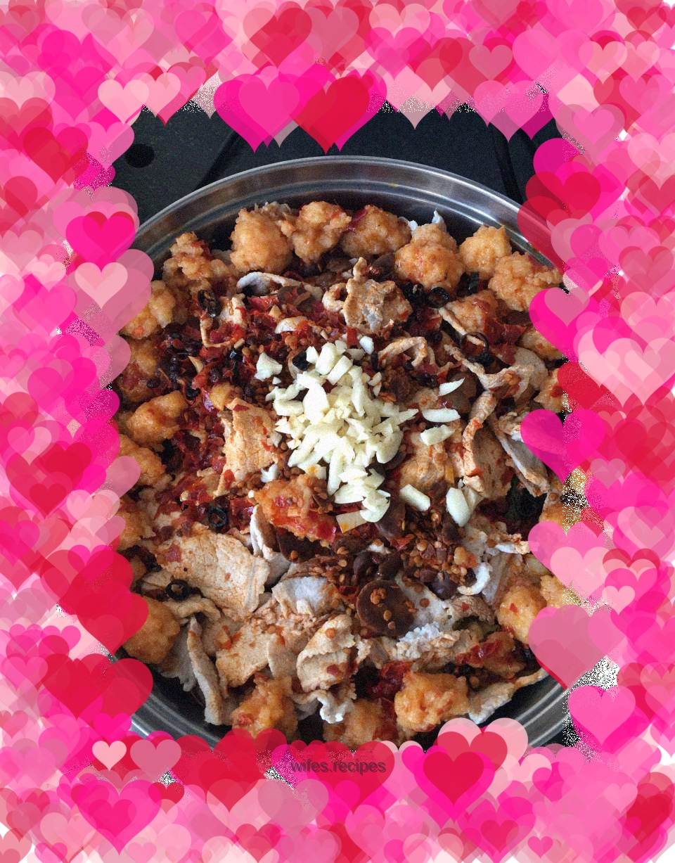 Boiled shrimp balls and sliced meat