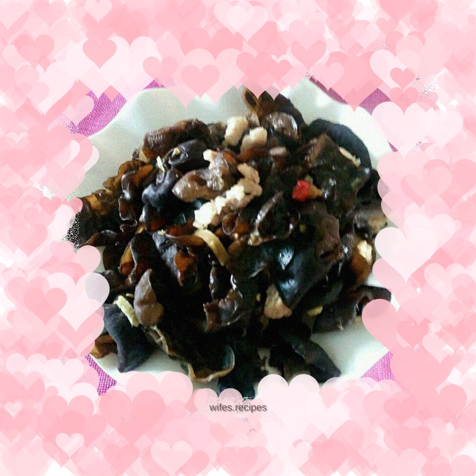 Fried pork with fungus