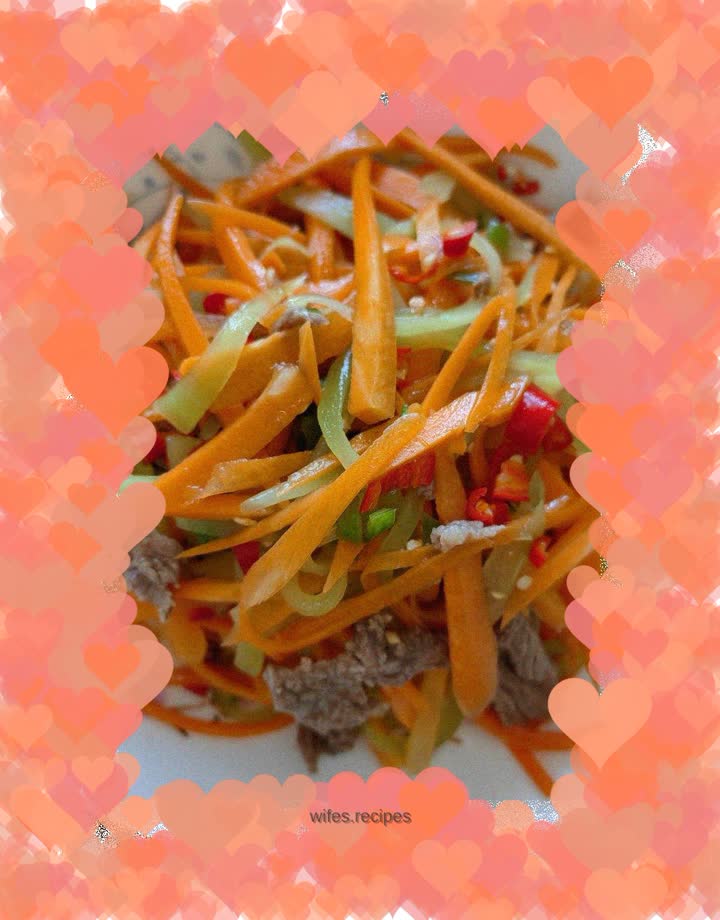 Green and red shredded beef