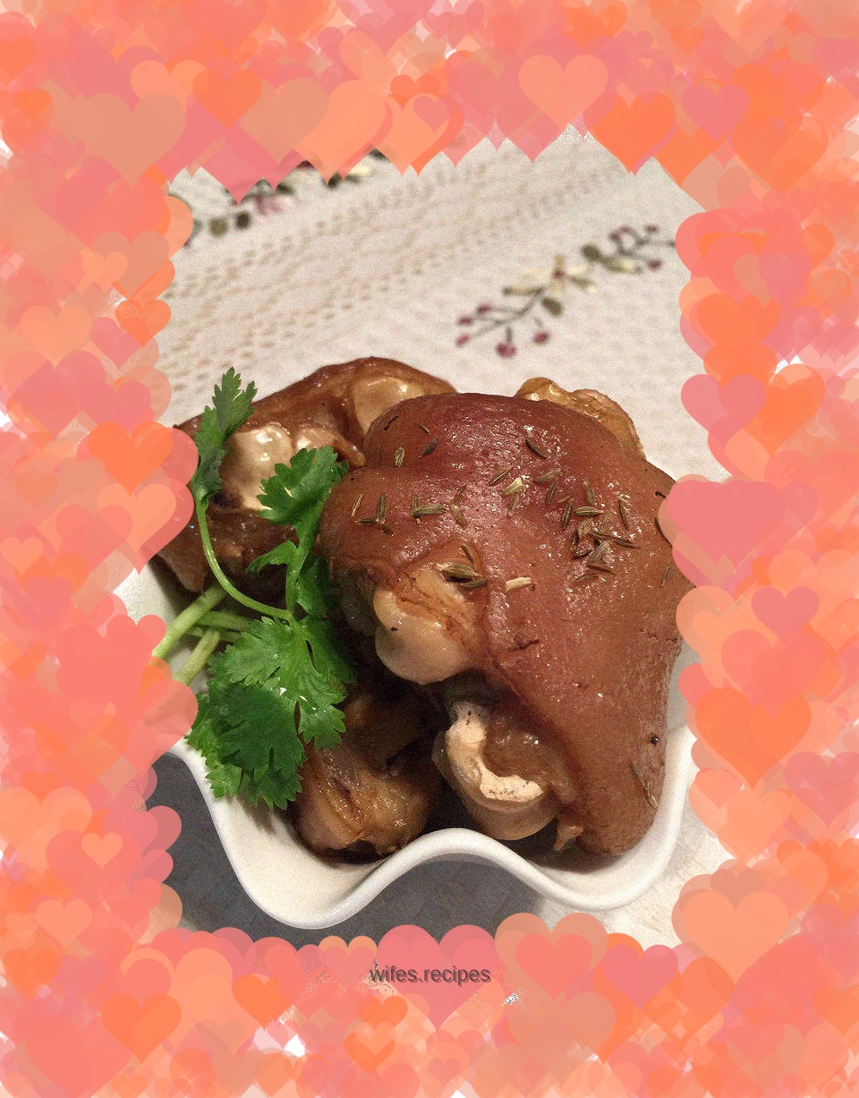 Crispy pork trotters