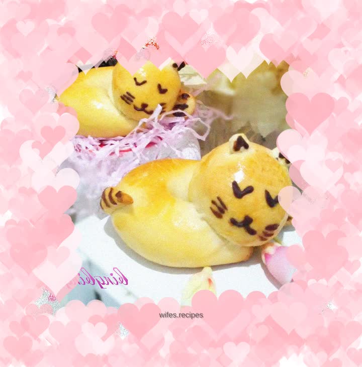 Little Lazy Cat Coconut Bread