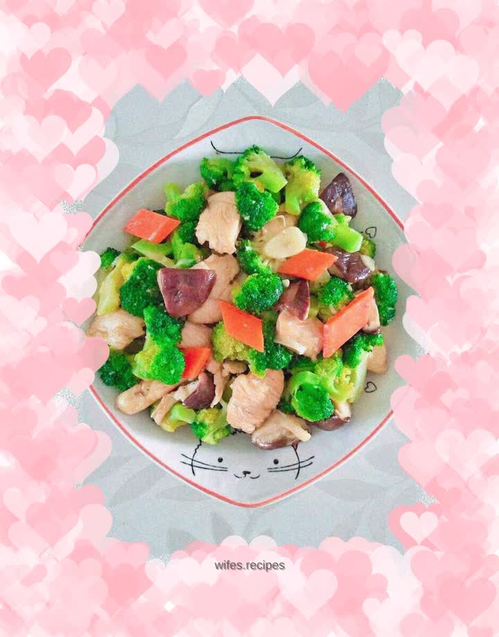 Stir-fried broccoli with chicken, carrots