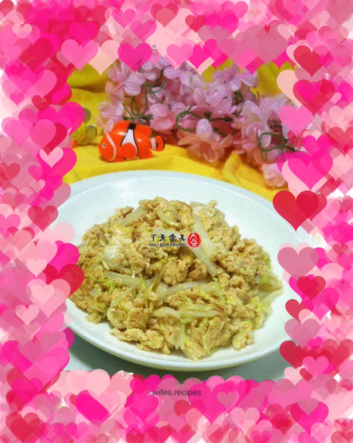 Fried duck eggs with cabbage