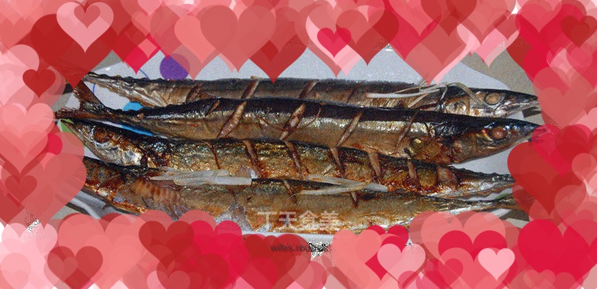 Grilled saury with lemon aroma