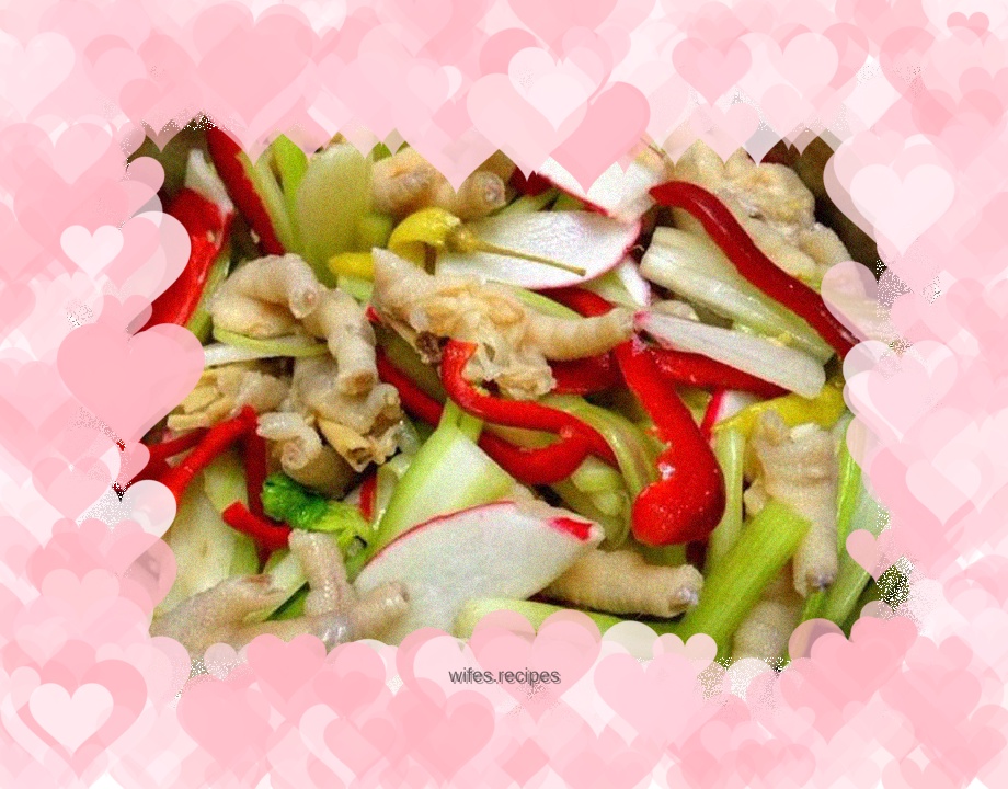 Pickled pepper chicken feet