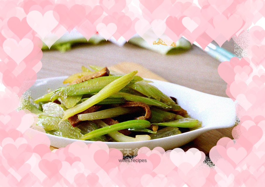 Dried and smoked celery