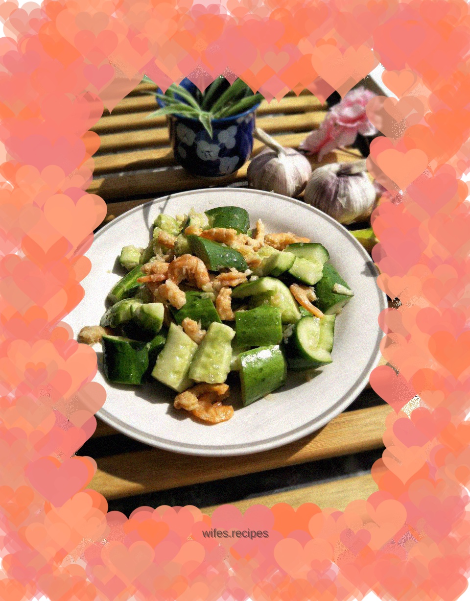 Cucumber mixed with garlic paste