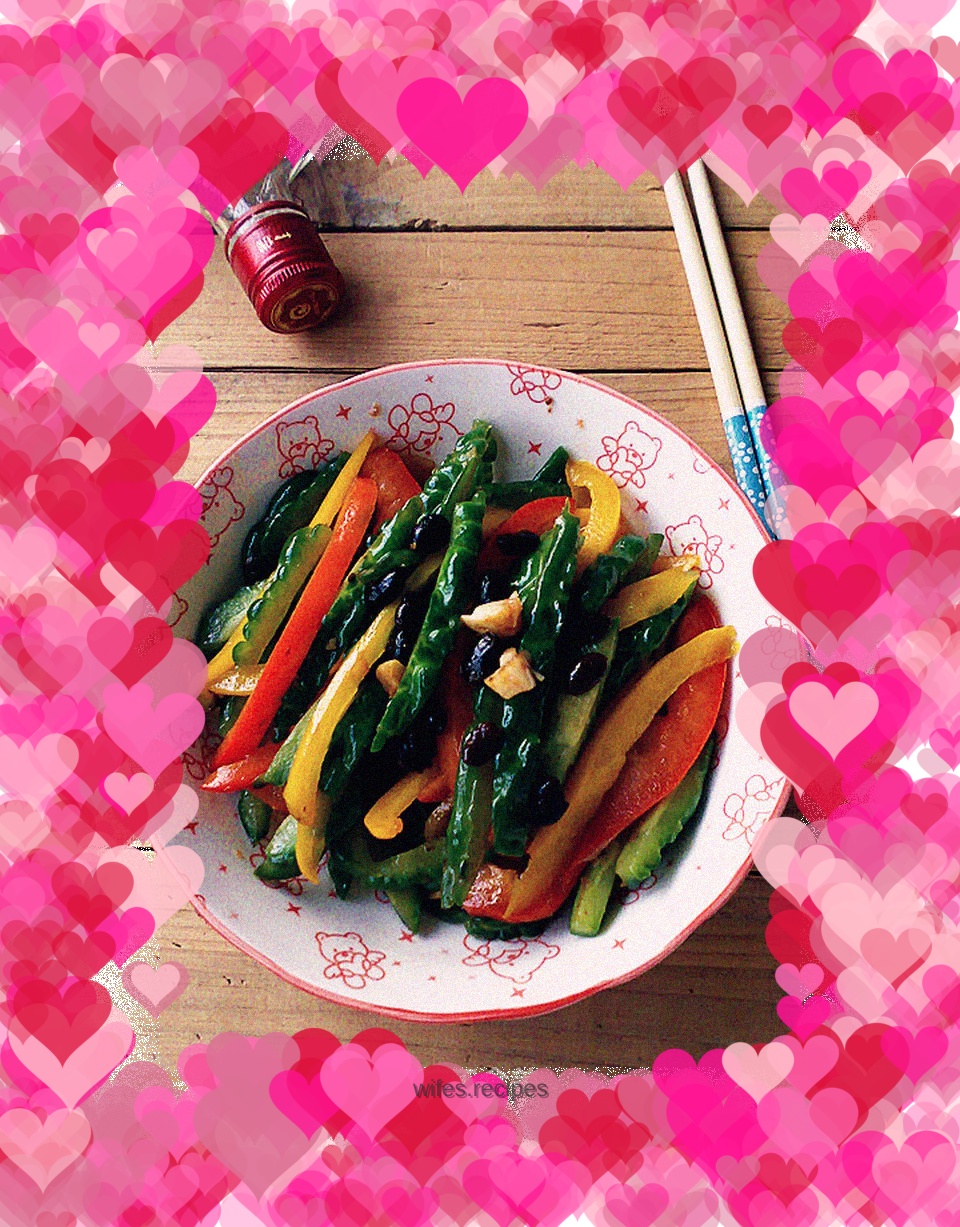 Black soy-flavored bitter gourd and pepper