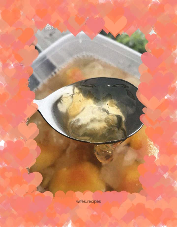 Peach Gum, Tremella and Papaya Soup