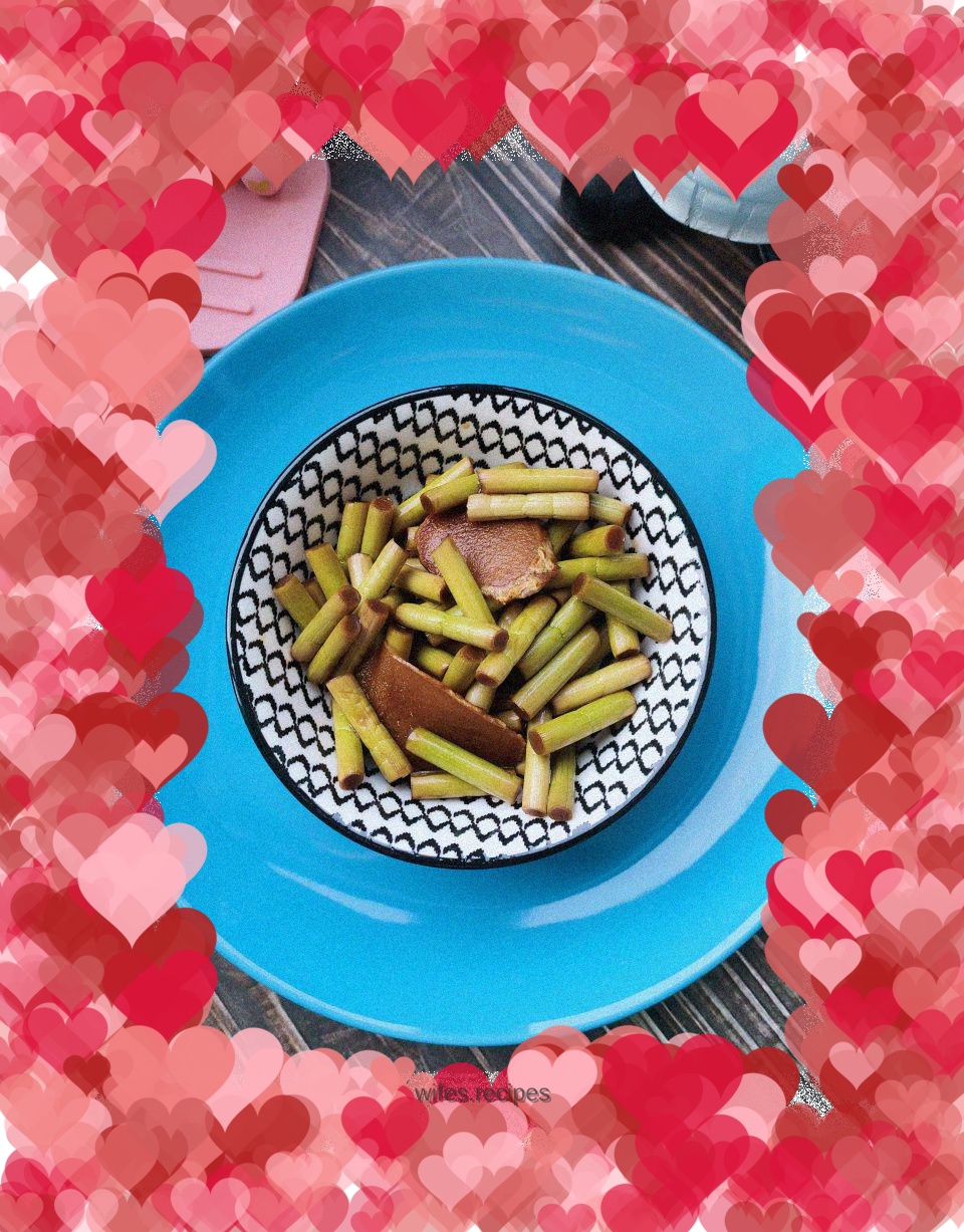 Garlic sprouts pickled in soy sauce