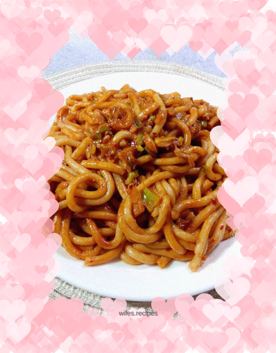 Rice noodles mixed with sesame sauce