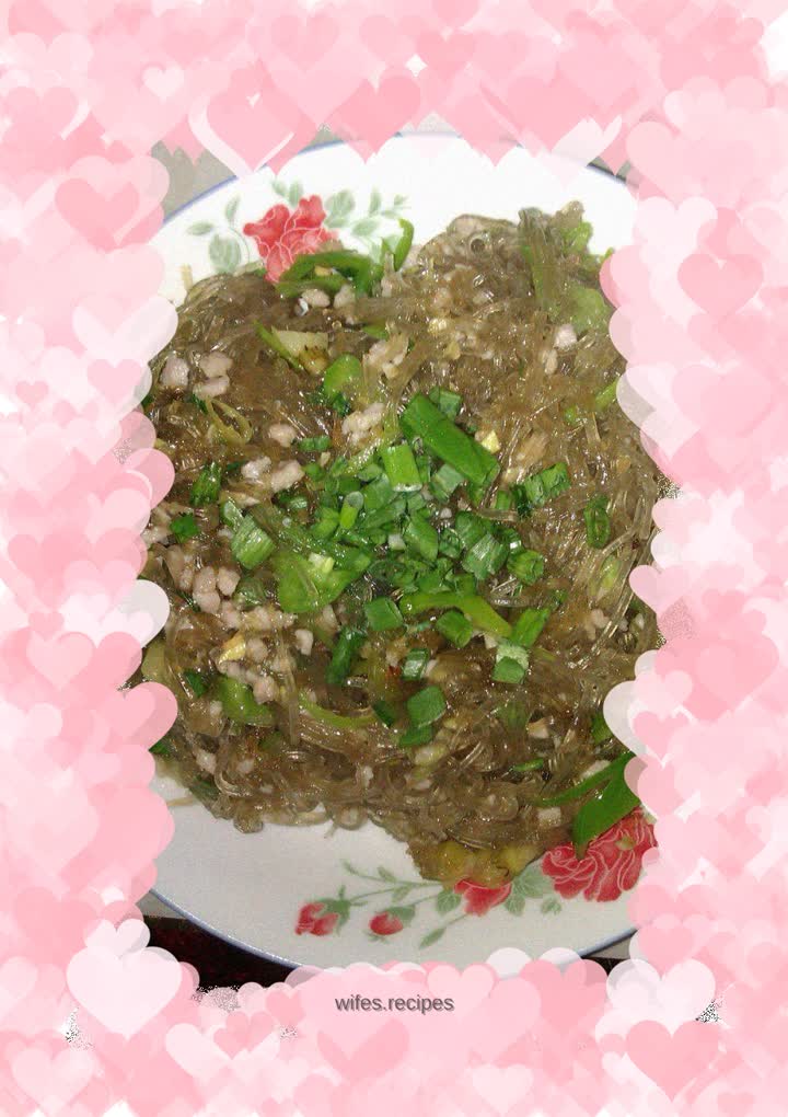 Ants climbing the tree