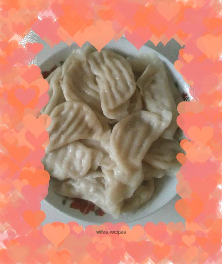 Cabbage, pork and green onion dumplings