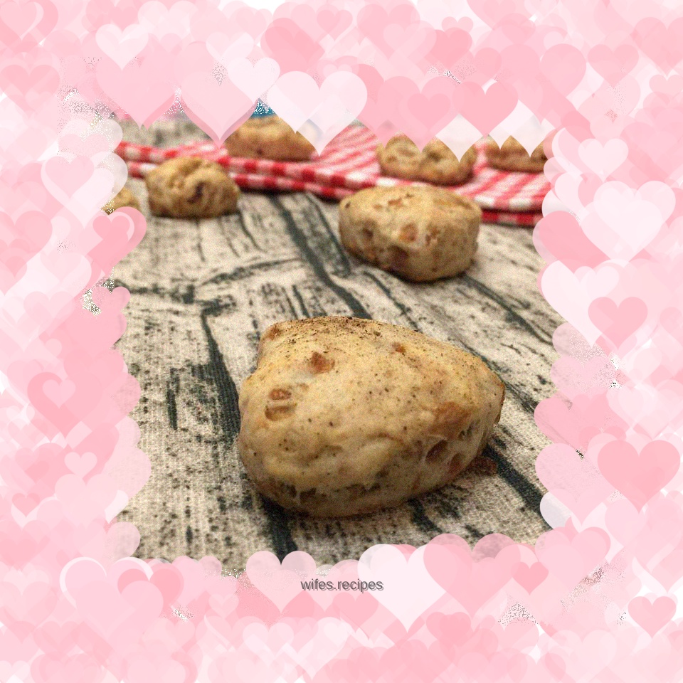 Black Pepper Onion Scones