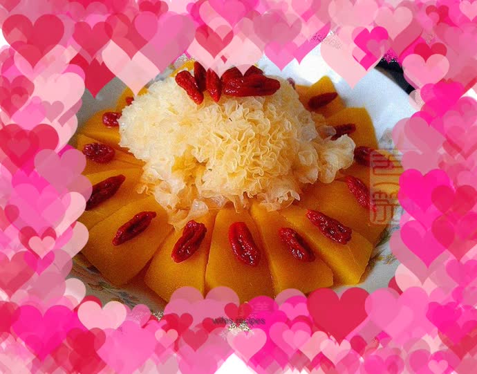 Steamed pumpkin with rock sugar and white fungus