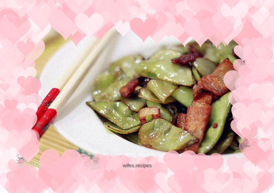 Stir-fried pork belly with lentils