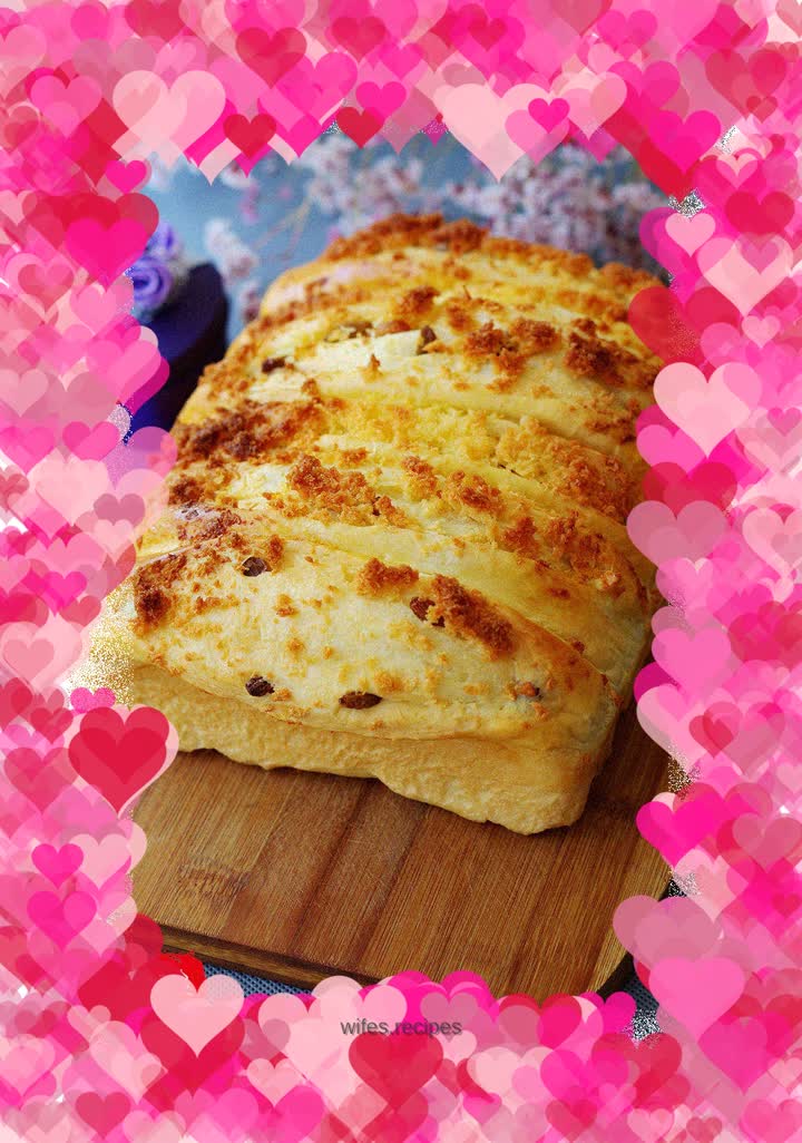 Coconut raisin steak buns