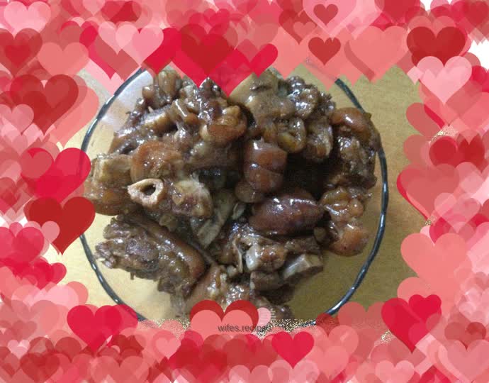 Braised pork trotters