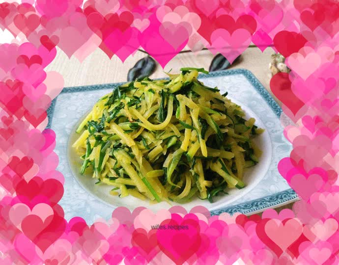 Stir-fried pumpkin shreds with leeks