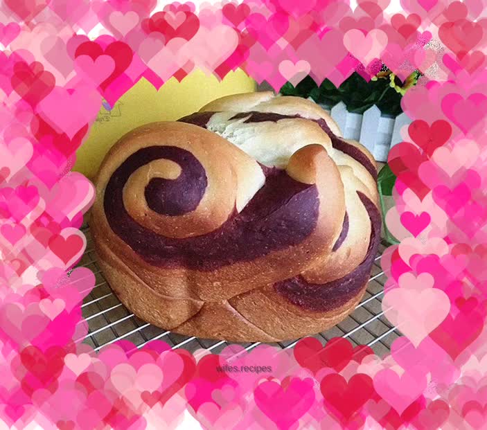 Custard Sauce Fancy Bread