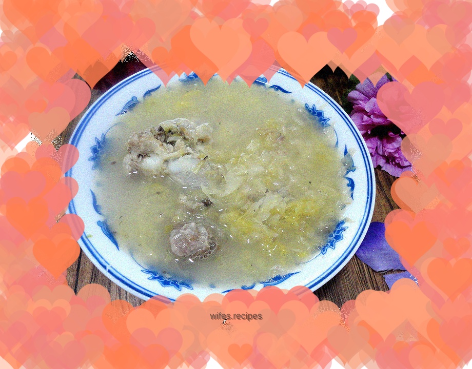 Stewed pickled cabbage with big bones