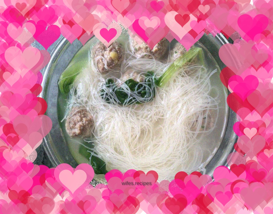 Vegetable and meatball rice noodles