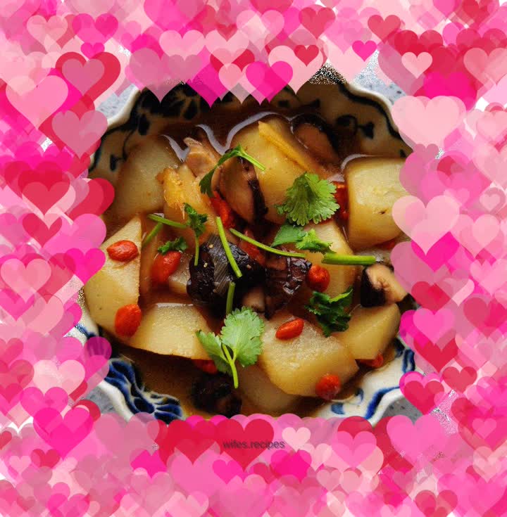 Braised radish with mushrooms and wolfberry