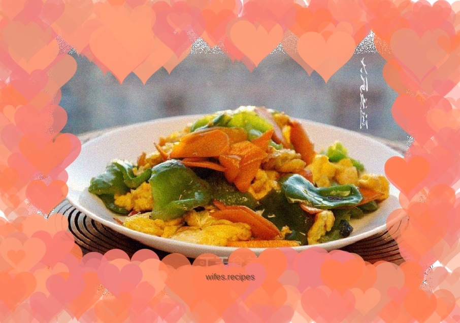 Fried green peppers with eggs