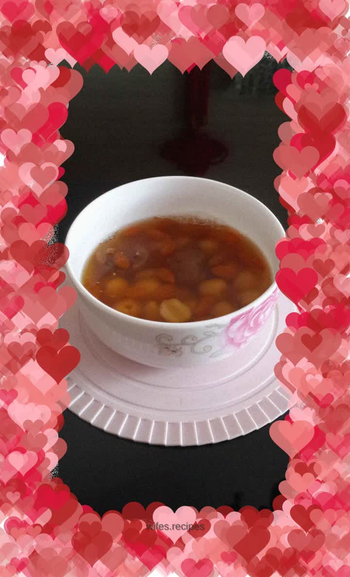 Sweet rock sugar lotus seed soup