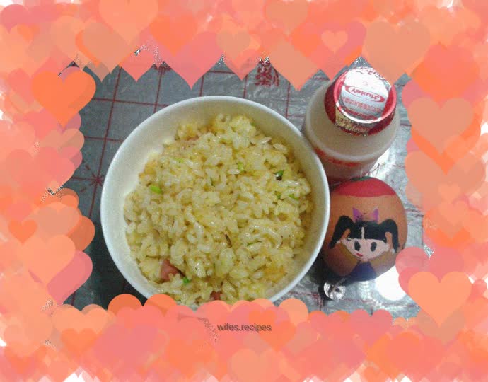 Fried rice with golden and silver eggs