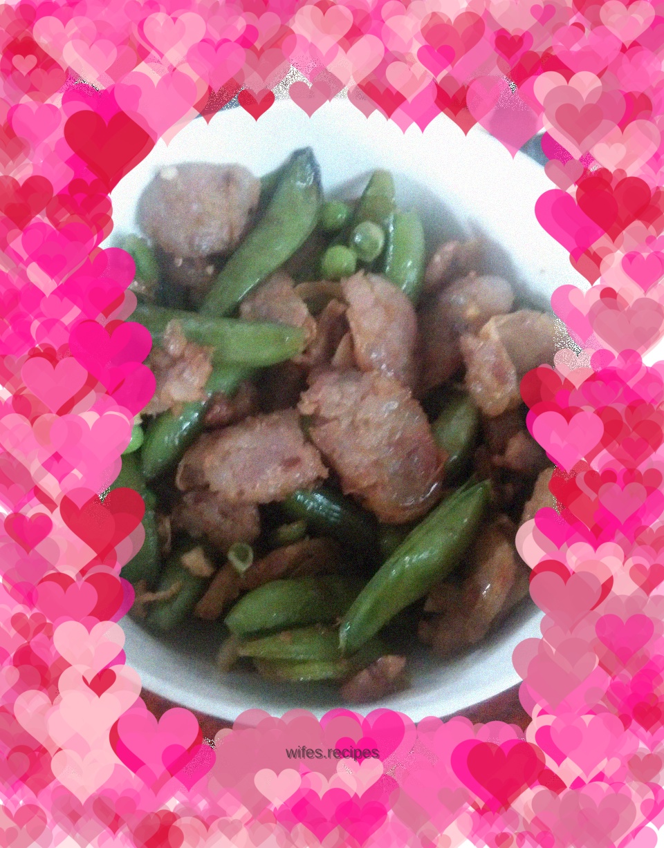 Stir-fried sausage with snow peas
