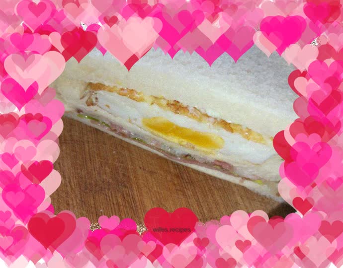 Egg and bacon sandwich