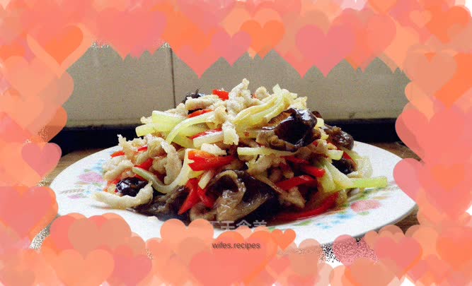 Stir-fried shredded pork with red pepper