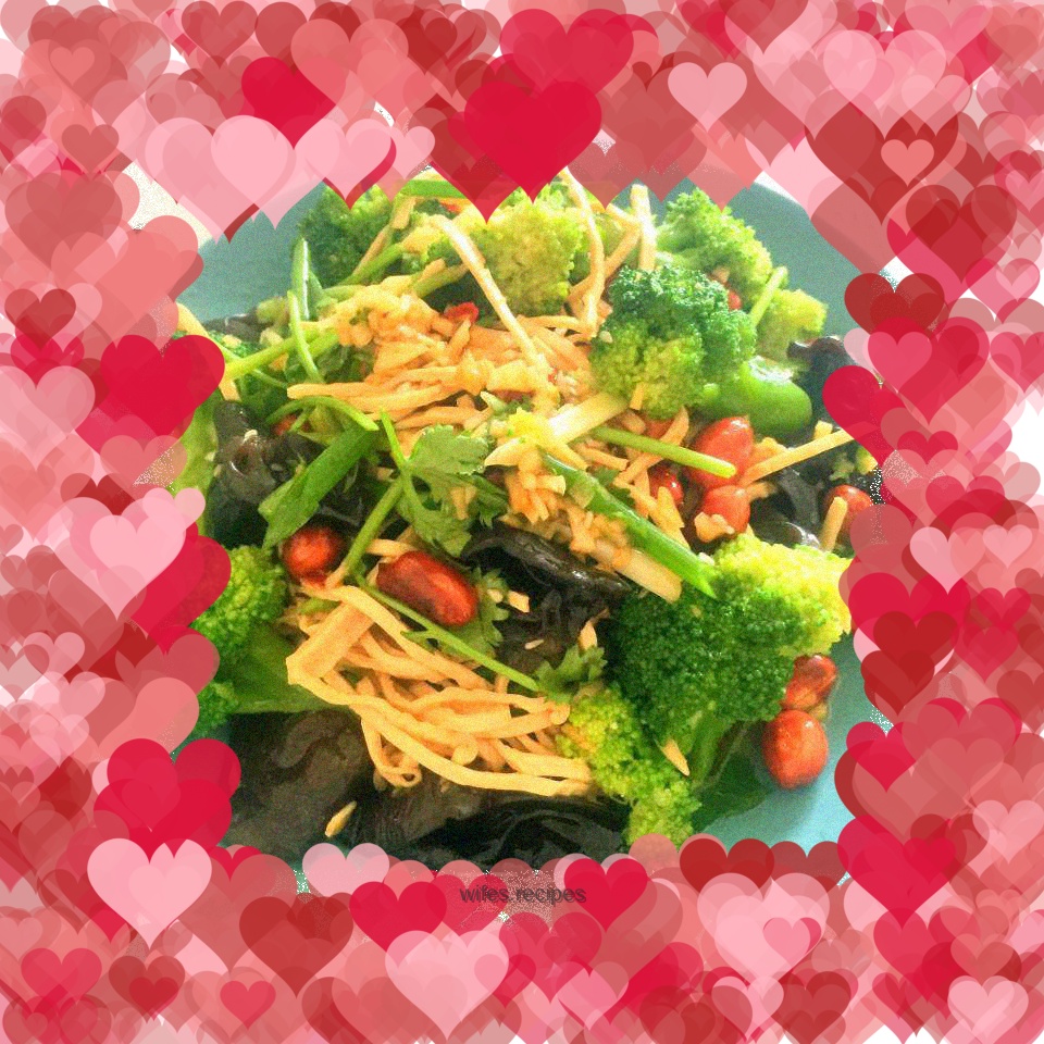 Broccoli and Fungus Mixed with Cloud Silk