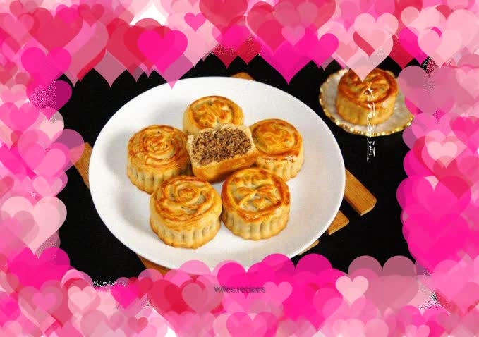 Perilla stuffed moon cake