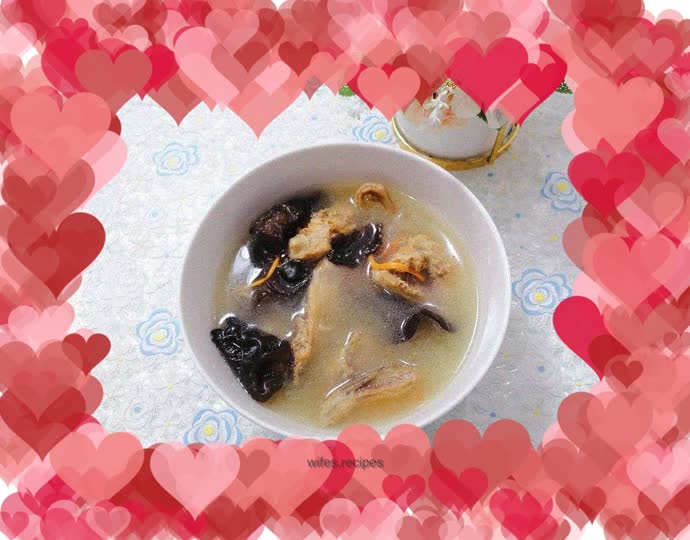 Cordyceps Flower Stewed Pigeon Soup