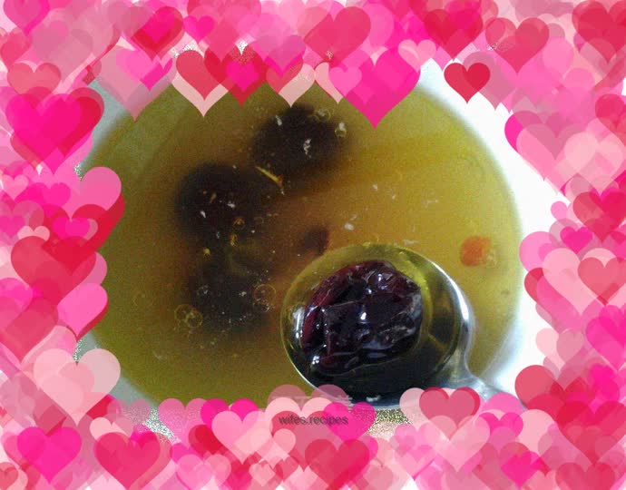 Super simple and super delicious red date, wolfberry and black chicken soup