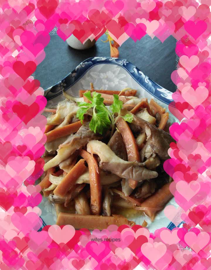 Stir-fried oyster mushrooms and ham sausage