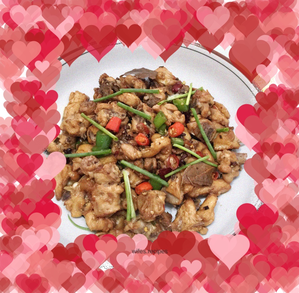 Stir-fried little rooster with millet and pepper