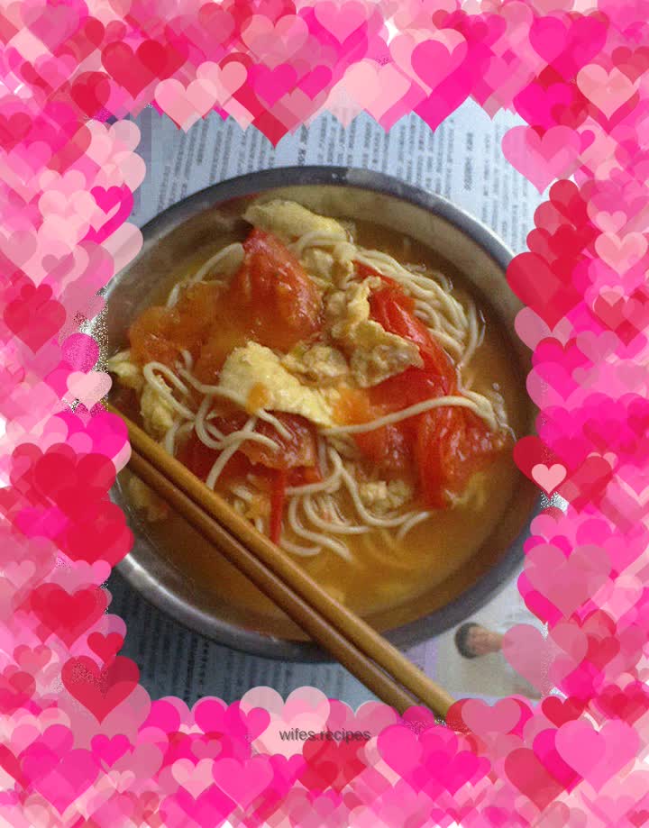 Tomato and egg noodle soup
