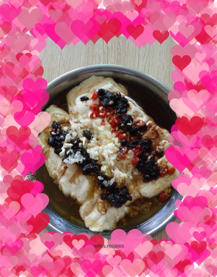 Steamed tofu with double pepper and black bean sauce