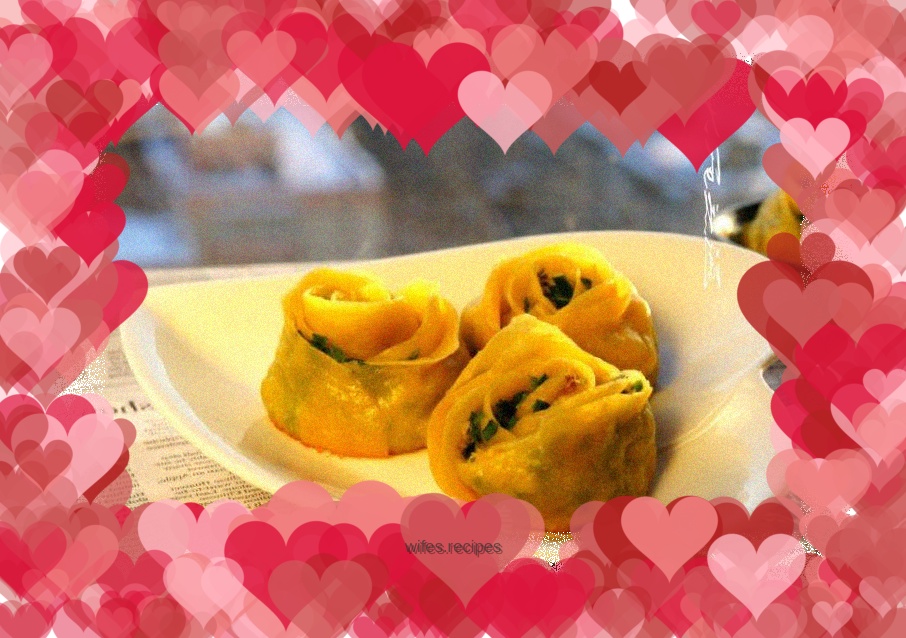 Hot noodle fried buns with rose flowers
