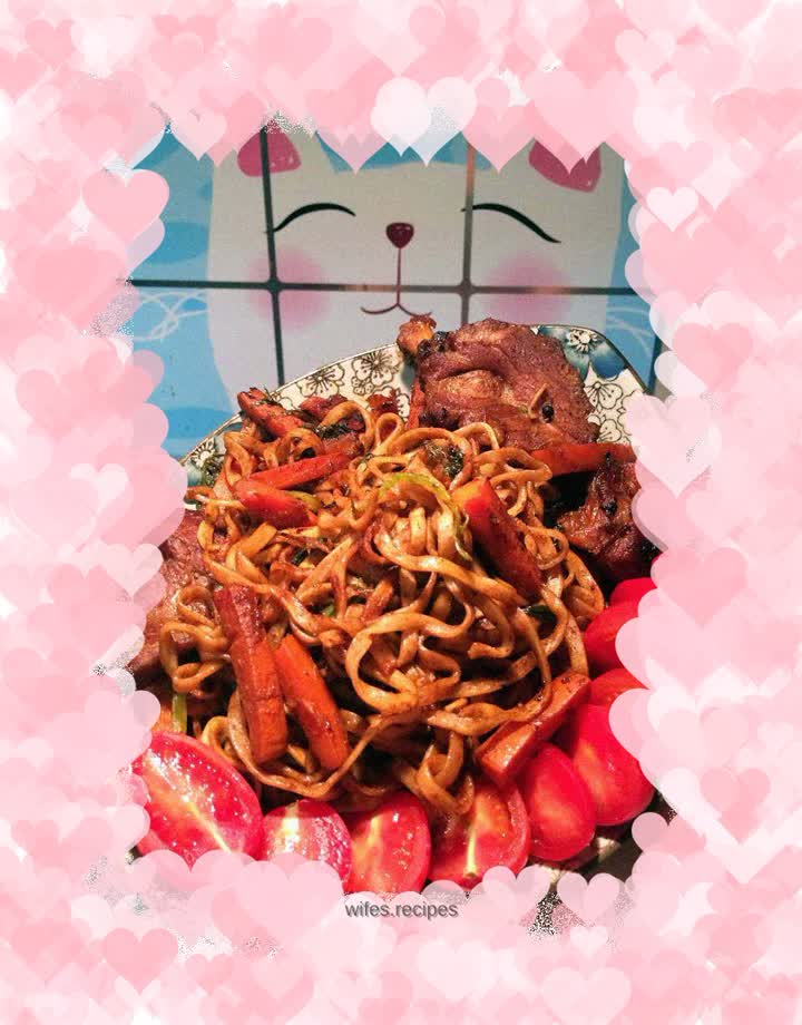 Braised Noodles with Sauce-flavored Pork Ribs