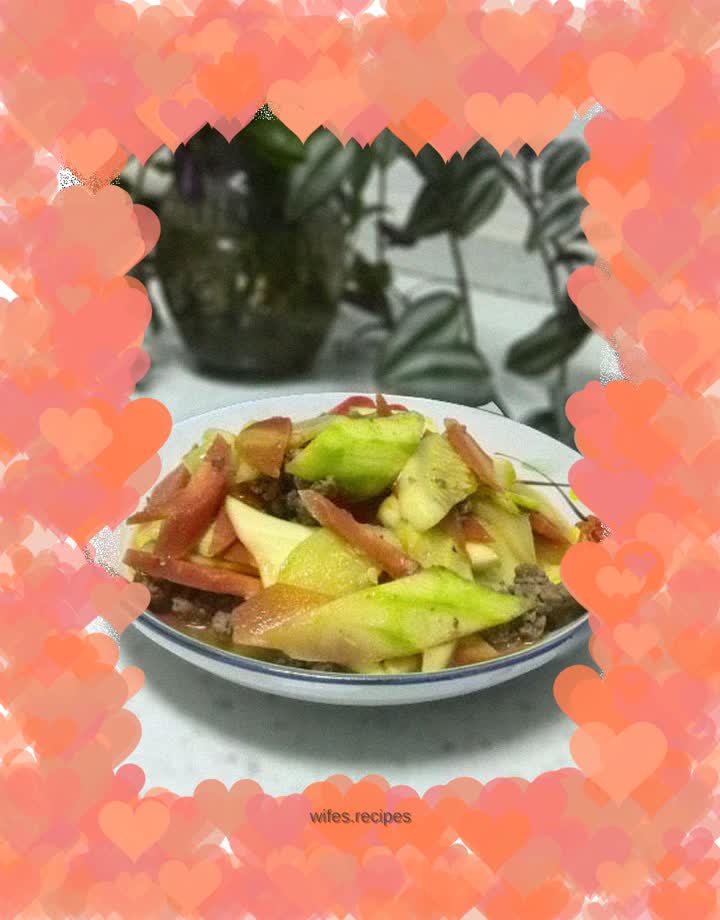 Stir-fried small gourd with minced meat